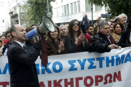 Εργασιακό νομοσχέδιο: Εντονη αντίδραση του Δικηγορικού Συλλόγου Αθηνών