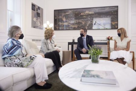 Σε Μαξίμου και Προεδρικό η βασίλισσα Σοφία  – Τι συζήτησε με Μητσοτάκη