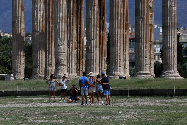 Handful of new guidelines for entry into Greece announced on Friday | tovima.gr
