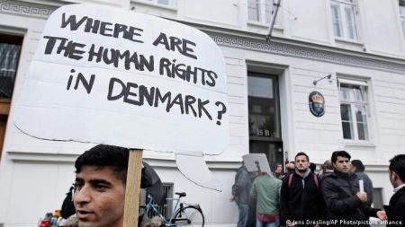 Η αμφιλεγόμενη μεταναστευτική πολιτική της Δανίας
