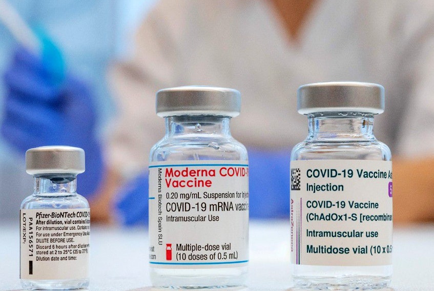 Βρετανία: Υπό εξέταση συνδυασμός εμβολίων