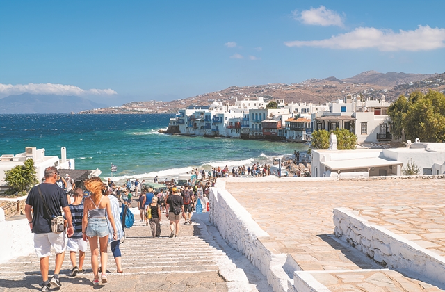 Θεοχάρης: Από το άνοιγμα του ελληνικού τουρισμού υπάρχει συνεχής πτώση των κρουσμάτων | tovima.gr