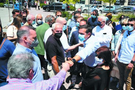 Προσδοκίες Τσίπρα για σκληρό αντιδεξιό μέτωπο