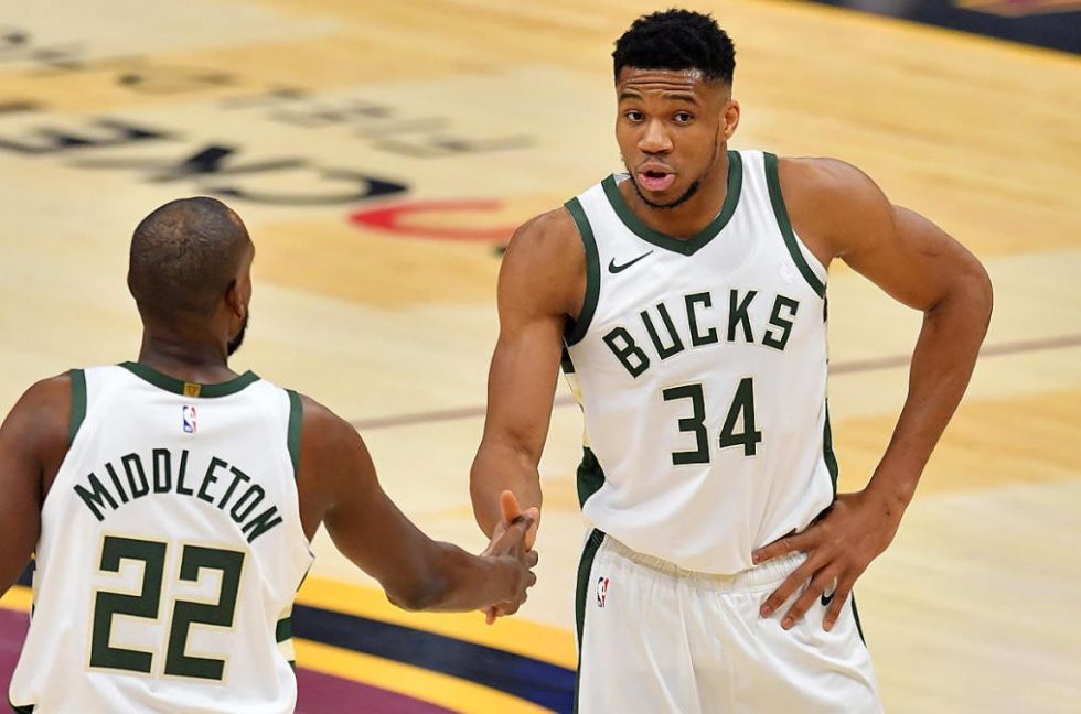 NBA: Αντετοκούνμπο και Μίντλετον έγραψαν ιστορία