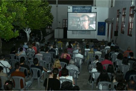 Πάτρα: Άρχισε το μαγικό ταξίδι του ο Κινητός Δημοτικός Κινηματογράφος