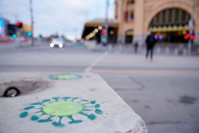 Εμβολιασμός: «Καρότο και μαστίγιο» για τους διστακτικούς – Ξεχνάμε τα lockdown, έρχονται μέτρα μόνο για ανεμβολίαστους