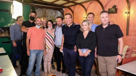 Τσίπρας: Τέρμα η άμυνα, να περάσουμε στην αντεπίθεση στηρίζοντας τους εργαζόμενους