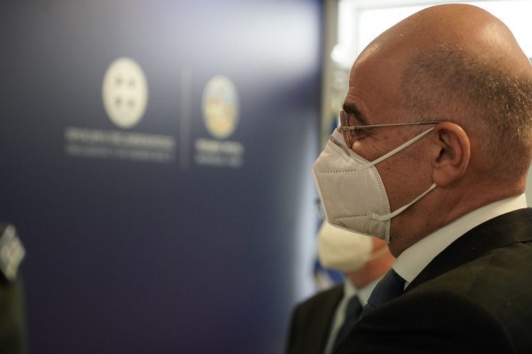 Παρέμβαση Δένδια για τις φανέλες της Β. Μακεδονίας στο Euro 2020 – Τι ζητά