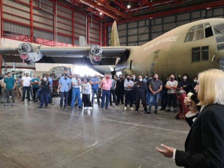 Στην ΕΑΒ η Φώφη Γεννηματά: Η κυβέρνηση στηρίζει μόνο τα μεγάλα ιδιωτικά συμφέροντα