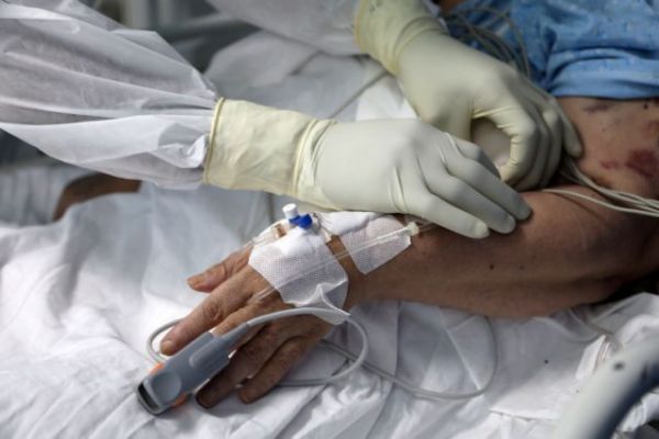 Εμβόλια mRNA: Τελικά πόσο πιθανό είναι να προκαλέσουν καρδιακά προβλήματα;