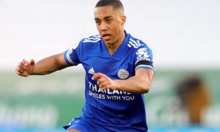 Υπογράφει νέο συμβόλαιο με τη Λέστερ ο Τίλεμανς