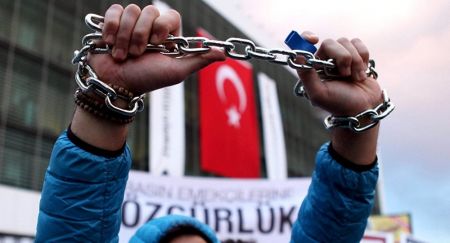 ΕΔΔΑ: Διπλή καταδίκη της Τουρκίας για παραβιάσεις της ελευθερίας της έκφρασης