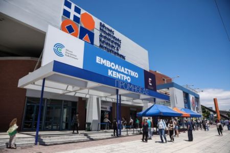 Tι συμβαίνει με το εμβόλιο της AstraZeneca – 10 ερωτήσεις και απαντήσεις