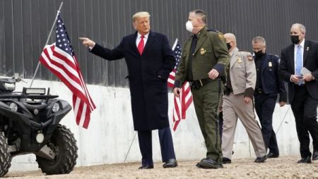 ΗΠΑ: Στο Τέξας ο Τραμπ ενόψει της κατασκευής του τείχους στα σύνορα με Μεξικό