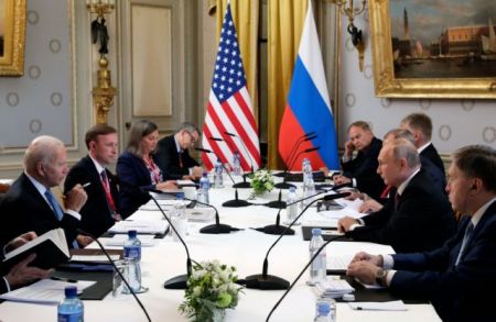 Ολοκληρώθηκε η μαραθώνια συνάντηση Μπάιντεν-Πούτιν στη Γενεύη