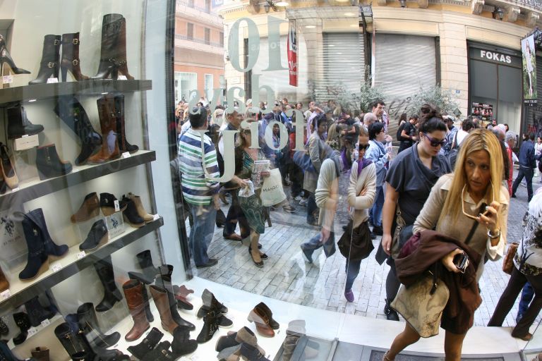 Άρση μέτρων: Τι αλλάζει σε εμπορικά καταστήματα και σουπερμάρκετ