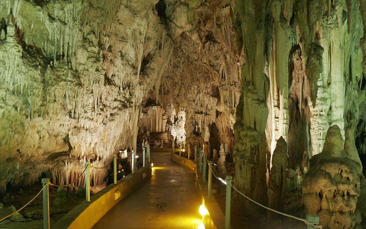 Σπήλαιο Αλιστράτης: Ένα θαύμα της ελληνικής φύσης - ΤΟ ΒΗΜΑ