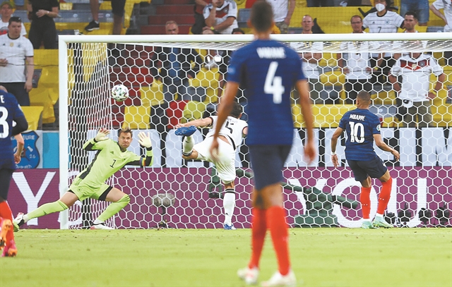 Ολοι… νεκροίαπό τον όμιλοτου θανάτου