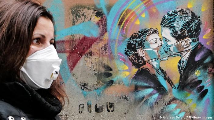 Ιταλία: Προς κατάργηση η υποχρεωτική μάσκα | tovima.gr