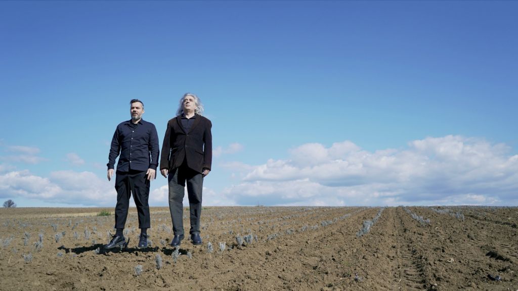 Οι «Λύκοι» Γιάννης Αγγελάκας και Νίκος Βελλιώτης σε μια μοναδική εμφάνιση στο Βεάκειο Θέατρο Πειραιά