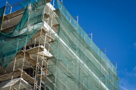 Φωτιά παίρνει το κόστος της οικοδομής