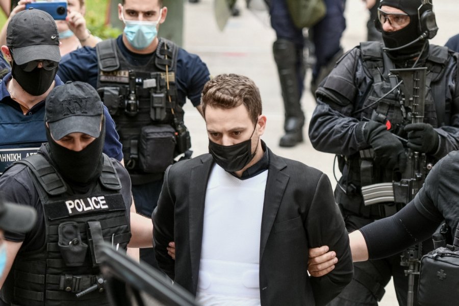 Γλυκά Νερά : Ο βίος και η πολιτεία ενός δολοφόνου – Η πορεία από την υποκρισία στην αλήθεια