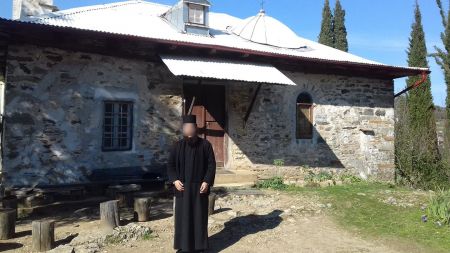 Μονή Πετράκη: Βίος και πολιτεία ο 37χρονος ιερομόναχος δράστης της επίθεσης