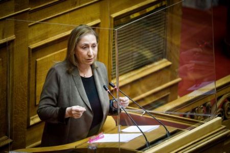 Ξενογιαννακοπούλου: Η κυβέρνηση παραδίδει την επικουρική ασφάλιση στα ιδιωτικά συμφέροντα