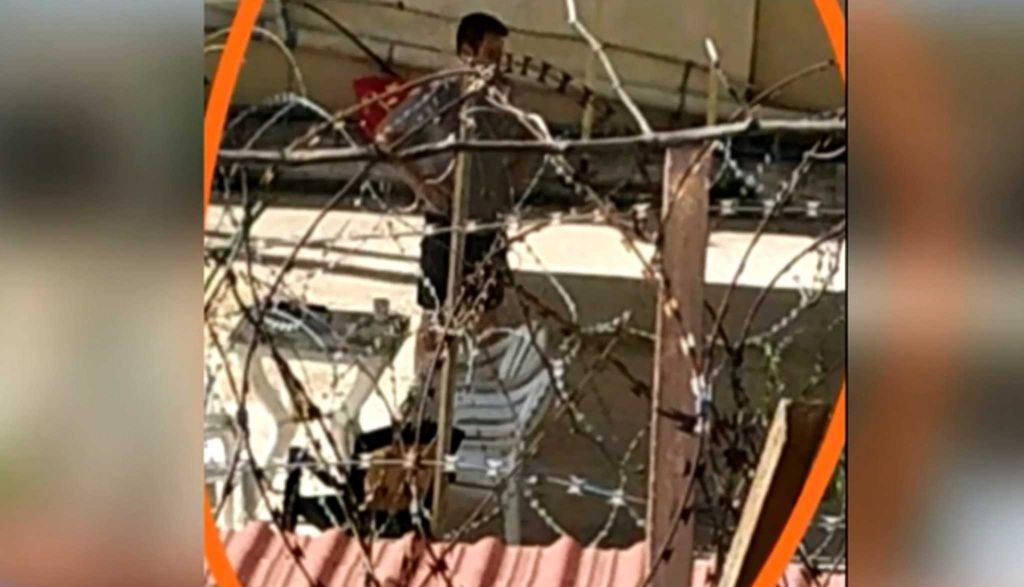 Γλυκά Νερά: Η πρώτη φωτογραφία του συζυγοκτόνου στη φυλακή