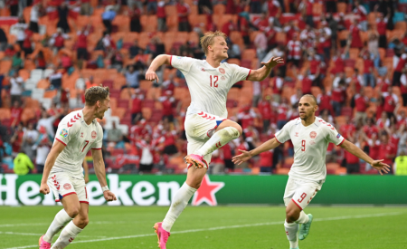 Θρίαμβος της Δανίας και μεγάλη πρόκριση στα προημιτελικά (4-0)