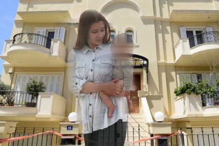 Γλυκά Νερά: «Κάτι προβλημάτιζε την Καρολάιν» – Τι είπε ο πνευματικός αδερφός της