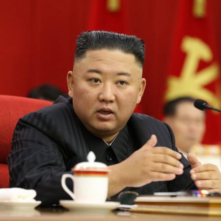 Βόρεια Κορέα: Μυστήριο με την υγεία του Κιμ Γιονγκ Ουν – Η πρώτη φωτογραφία του με λιγότερα κιλά