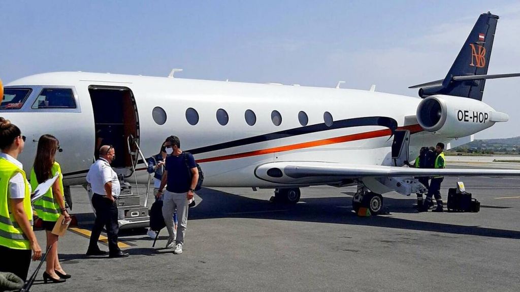 Μπαντέρας, The Enforcer