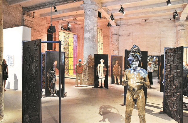 Κοσμολογική εργαστηριακή Μπιενάλε