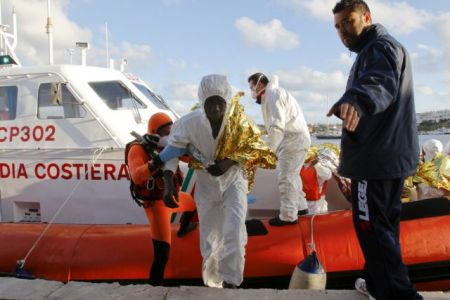 Ιταλία: Σκάφος με μετανάστες ναυάγησε στα ανοικτά της Λαμπεντούζα – Πέντε νεκροί