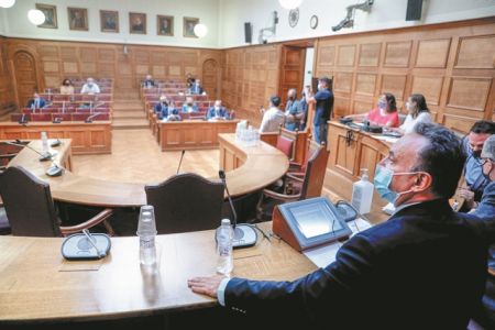 Στην Ολομέλειατης Βουλήςη τύχη Παππά