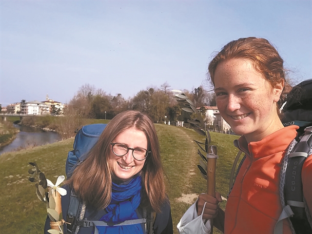 Η Αιθερία, η Φοστίν, η Μπερενίς και το ταξίδι τους στον… Γολγοθά