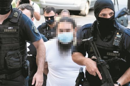 Οι άκριτες χειροτονίες προβληματίζουν