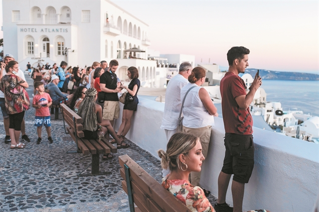 «Πυρετός» στα νησιά για τα ξενοδοχεία καραντίνας