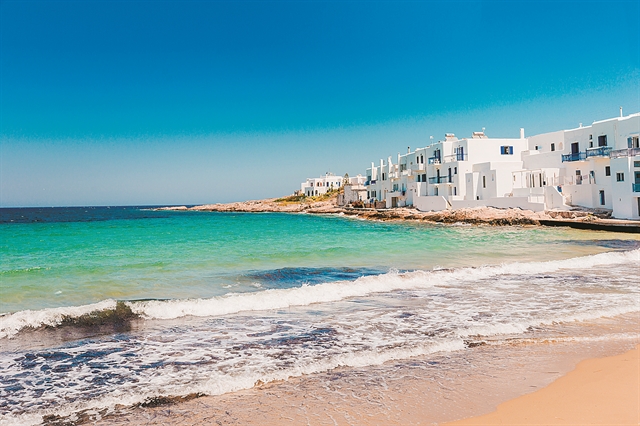 600.000 ευρώ για Σαμπάνιες και ένας ψεύτικος Γκογκέν…