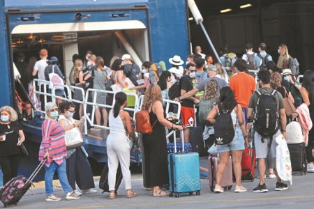 «Τσιμπάει» ο ιός του Δυτικού Νείλου