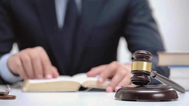 Νομικό καθεστώς ακατάλληλο για επενδύσεις