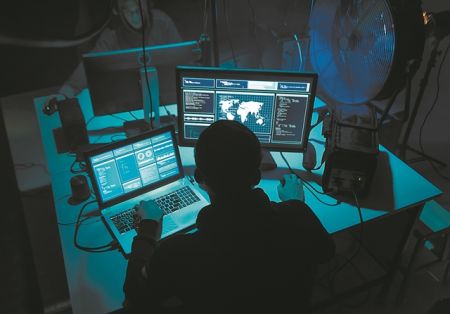 Η ΕΕ κατηγορεί τη Ρωσία για κυβερνοεπιθέσεις σε βάρος πολιτικών