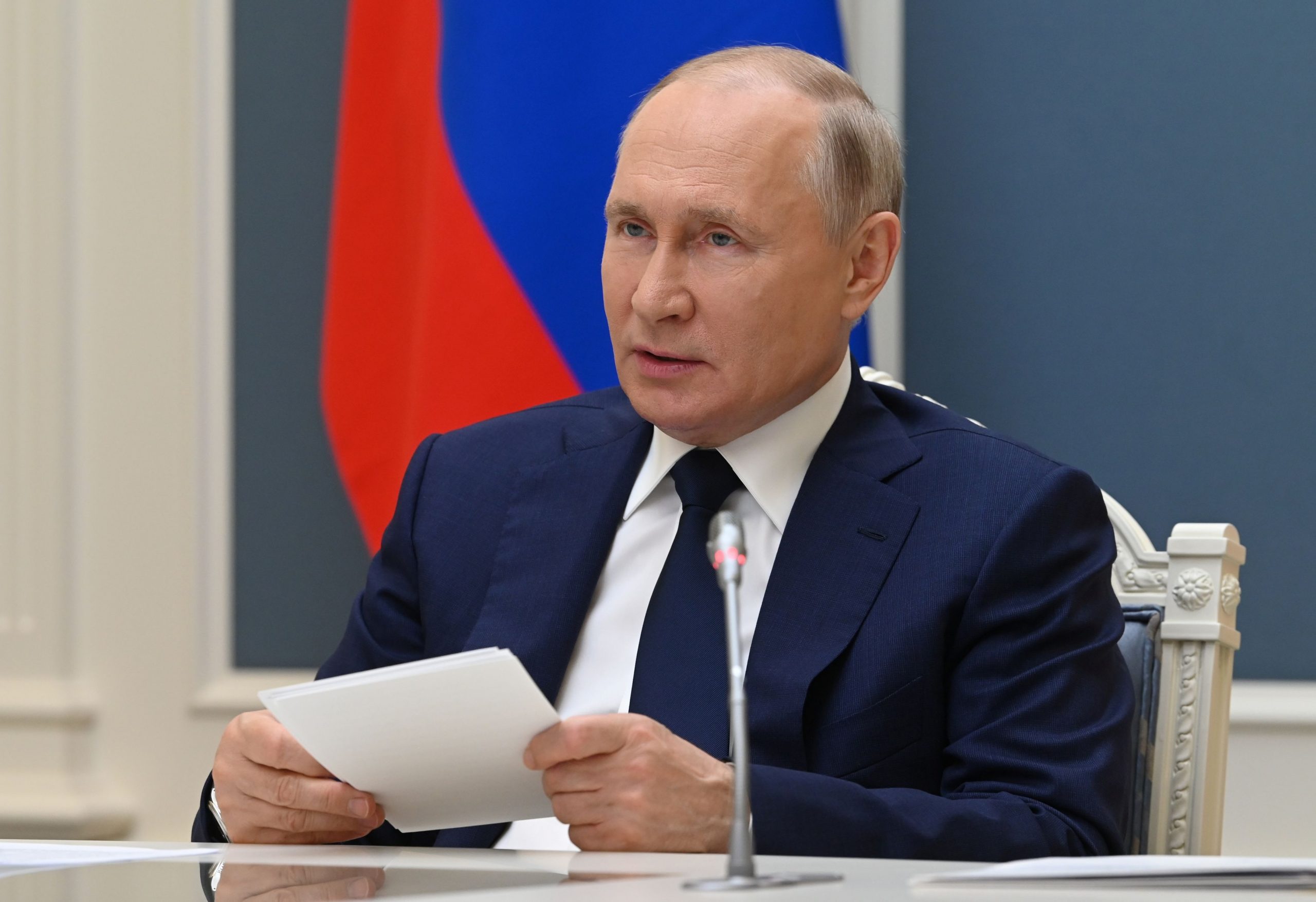 Ρωσία: Ο Πούτιν υπέγραψε νόμο για τη μείωση των εκπομπών αερίου