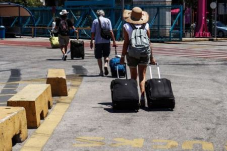 Μετακινήσεις: Πώς θα ταξιδεύουμε στα νησιά από 5 Ιουλίου – Η διαδικασία επιβίβασης