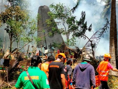 Φιλιππίνες: 29 οι νεκροί από τη συντριβή του στρατιωτικού αεροσκάφους
