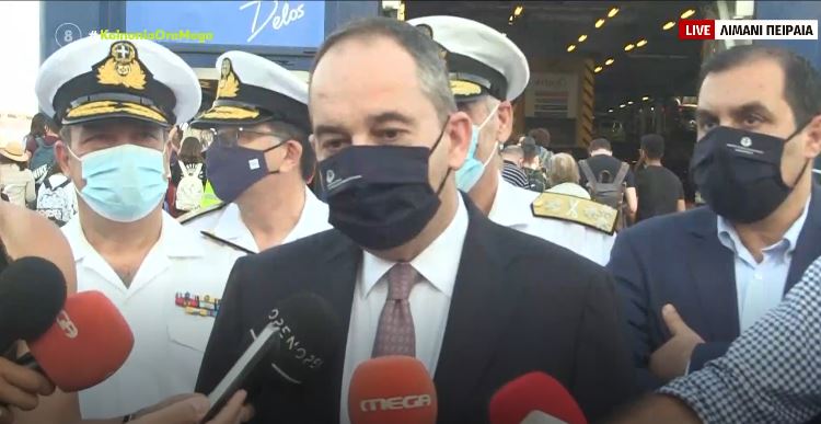 Πλακιωτάκης από το λιμάνι του Πειραιά: «Δεν θα επιτρέψουμε στον ιό να εμποδίσει την επιστροφή στην κανονικότητα» | tovima.gr