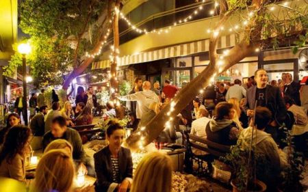 Χαρδαλιάς: Αποκλειστικά με καθήμενους η νυχτερινή διασκέδαση – «Λουκέτο» σε όσους παρανομούν