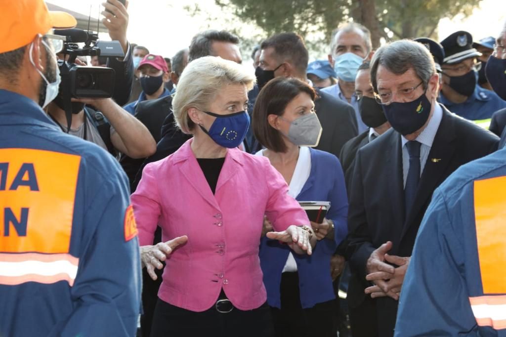 Κύπρος: Στις πληγείσες περιοχές από τις πυρκαγιές η Ούρσουλα Φον ντερ Λάιεν