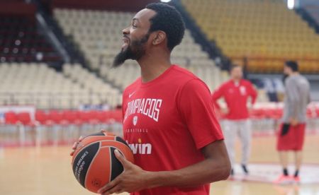 «Ο Πάντερ έπαιρνε 30.000 ευρώ τον μήνα και τώρα 1 εκατομμύριο τον χρόνο»